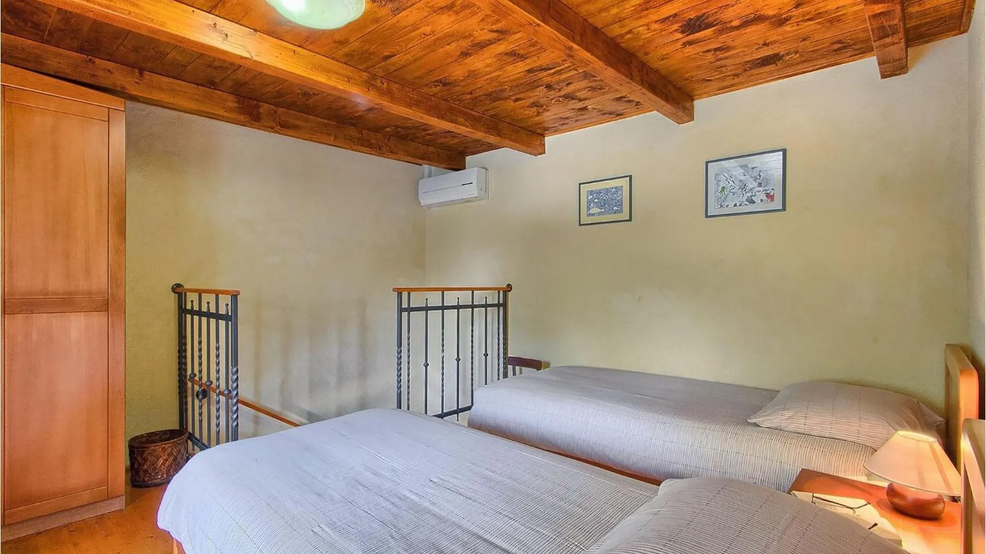 Villa Edera Jursici Holiday home