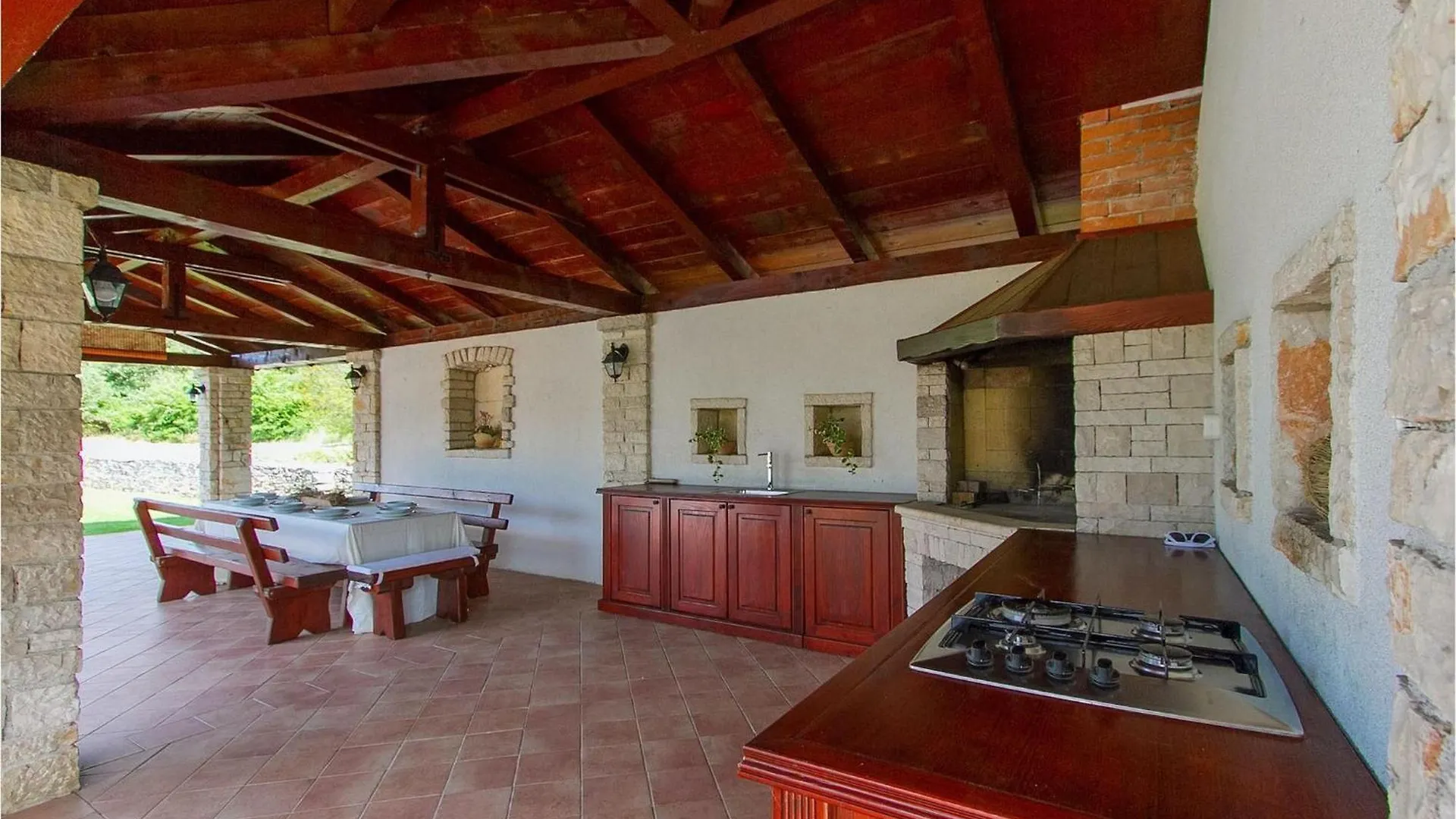 Villa Edera Jursici 0*,