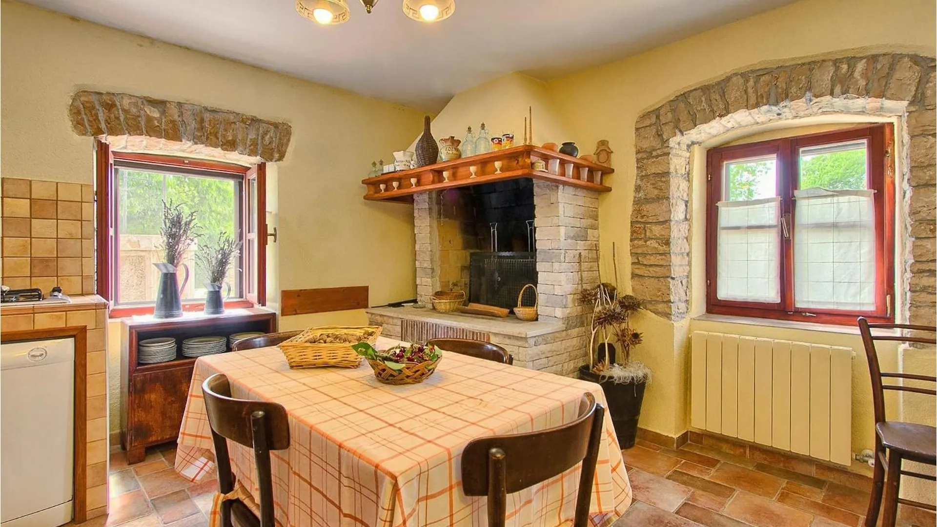 Villa Edera Jursici Holiday home