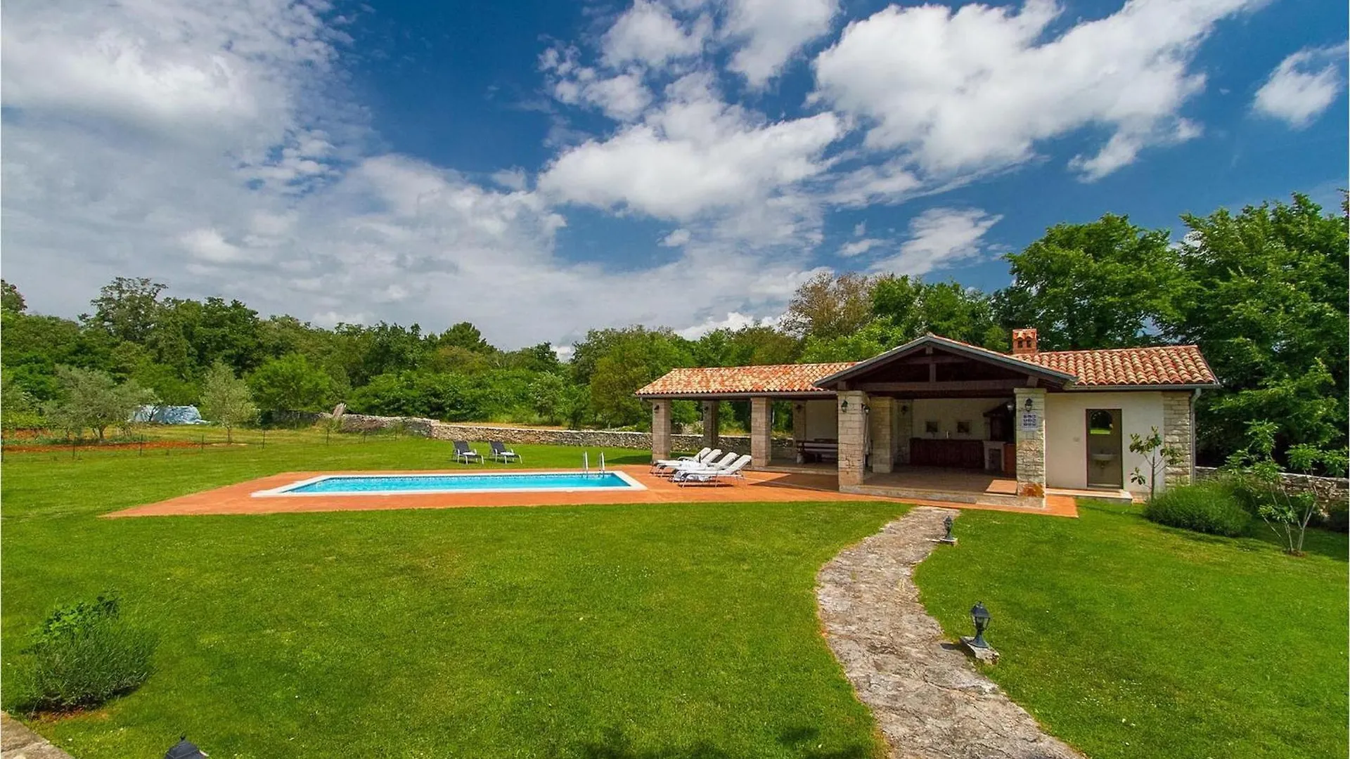Holiday home Villa Edera Jursici
