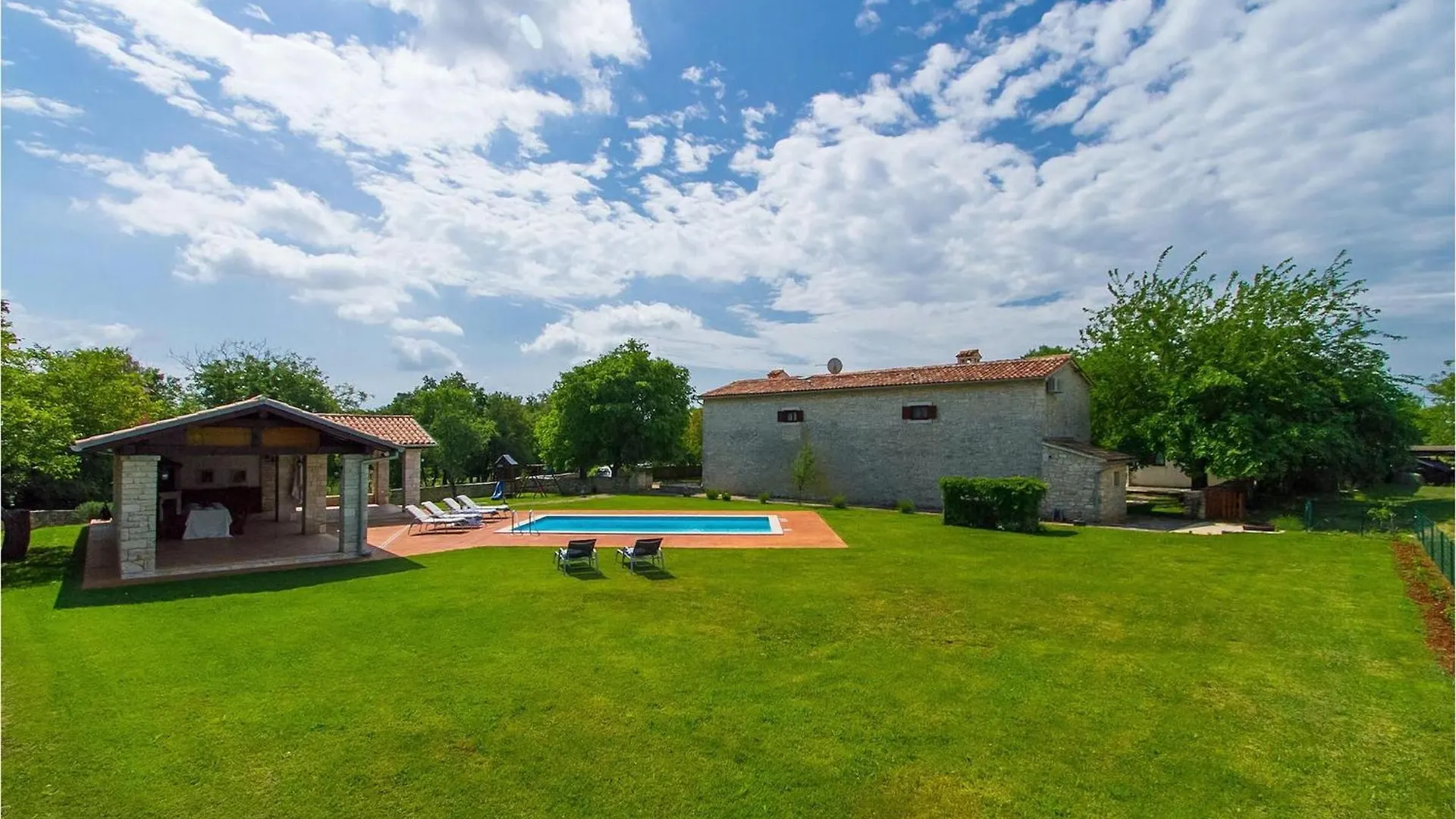 Villa Edera Jursici Holiday home